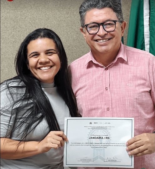 Leia mais sobre o artigo Jandaíra recebe Selo FNAS e celebra excelência na assistência social