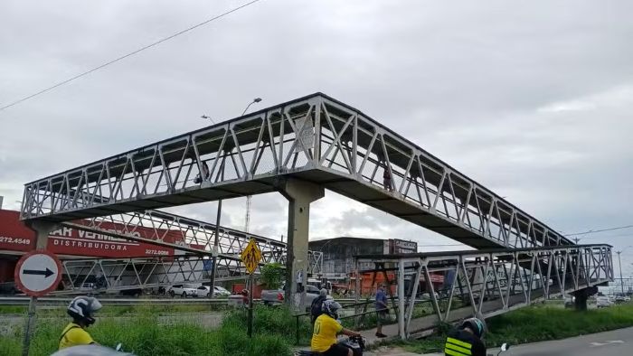 Leia mais sobre o artigo Mulher cai de passarela na BR-101, na Grande Natal, após tela de proteção ceder