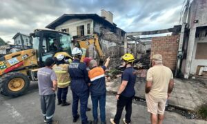 Leia mais sobre o artigo Bombeiros localizam quarta vítima da queda de avião no RS