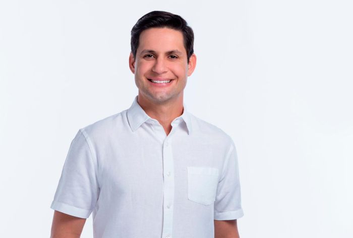 Leia mais sobre o artigo Pesquisa SBT/TV Ponta Negra/Item: Rafael Motta cresce e encosta na liderança pelo senado no RN