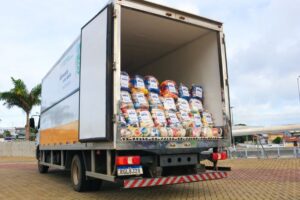 Leia mais sobre o artigo Sesc Mesa Brasil realiza entrega de mais de 14 toneladas de alimentos arrecadados durante a Semana S