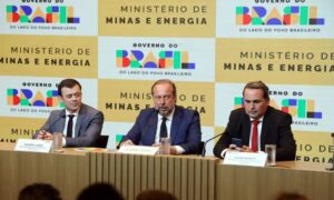 Leia mais sobre o artigo Governo cria subsídio de até R$ 0,89 para segurar preço da gasolina
