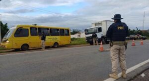 Leia mais sobre o artigo PRF intensifica fiscalização na BR-226 durante festejos de Santa Rita em Santa Cruz/RN