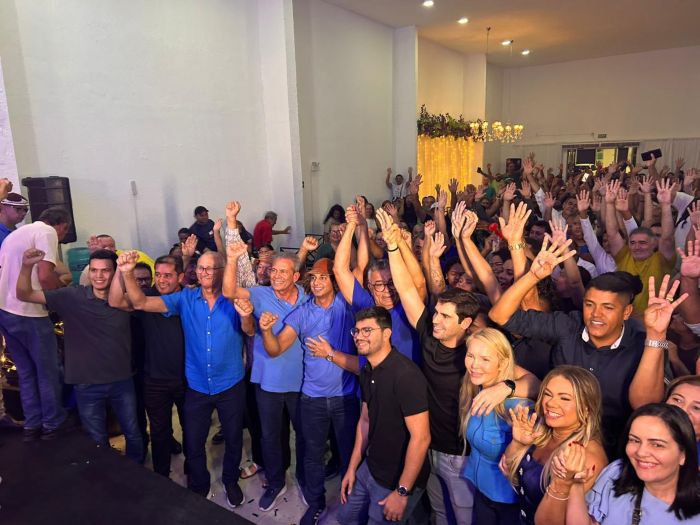 Leia mais sobre o artigo Allyson arrasta multidão na Zona Norte e dispara: “Esse chapéu representa o povo”
