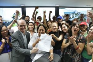 Leia mais sobre o artigo Governo lança programa para alfabetizar 1,5 mil pessoas e dá ordem de serviço para instalação do Armazém do Campo