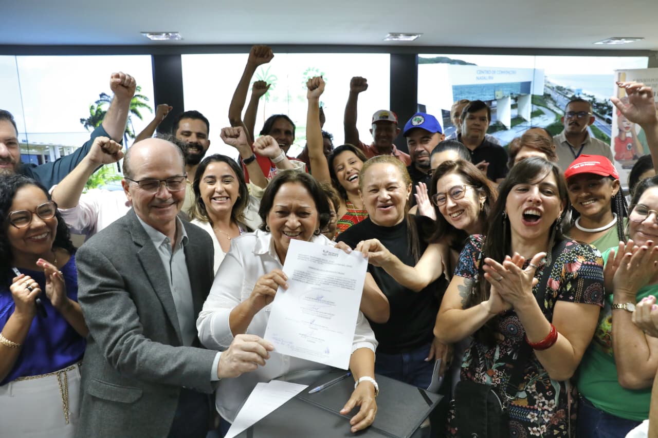 Leia mais sobre o artigo Governo lança programa para alfabetizar 1,5 mil pessoas e dá ordem de serviço para instalação do Armazém do Campo