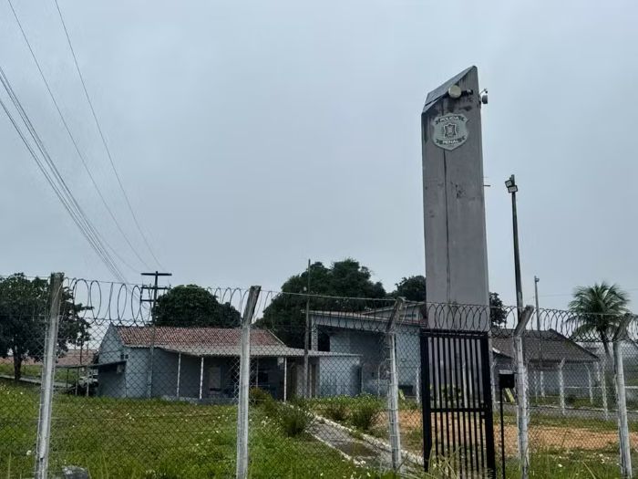 Leia mais sobre o artigo Cinco presos fogem da Penitenciária de Alcaçuz na Grande Natal