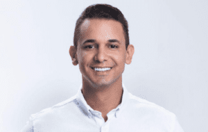 Leia mais sobre o artigo PESQUISA METADATA: Em três cenários diferentes, Allyson Bezerra lidera a disputa pelo Governo do RN