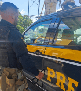 Leia mais sobre o artigo PRF captura três foragidos da Justiça por homicídio, porte ilegal de arma e tráfico de drogas no RN
