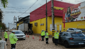 Leia mais sobre o artigo Blitz educativa reforça conscientização no trânsito durante o Maio Amarelo em João Câmara