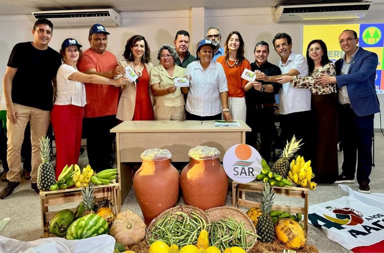 Leia mais sobre o artigo Conab entrega mini colheitadeiras e executa mais R$ 11,6 milhões em compra de alimentos da agricultura familiar no RN