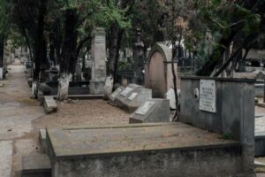 Leia mais sobre o artigo Uso indevido de jazigo em cemitério público gera indenização de R$ 10 mil para familiares