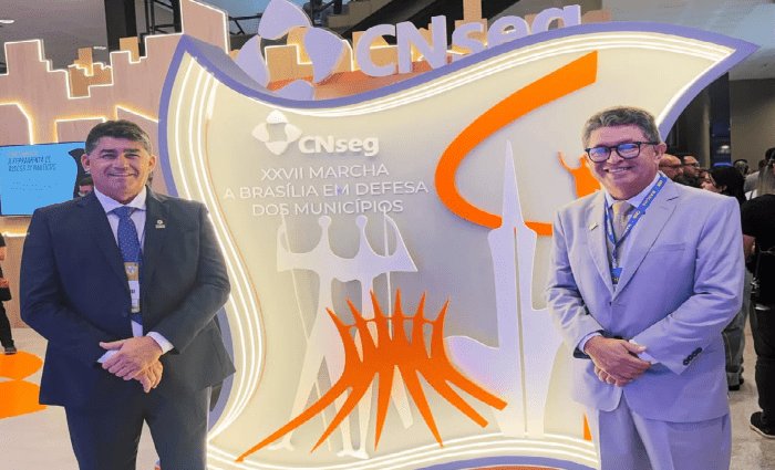Leia mais sobre o artigo Prefeito e vice-prefeito de Jandaíra participam da XXVII Marcha dos Prefeitos em Brasília