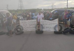 Leia mais sobre o artigo Moradores fecham rodovia em Ceará-Mirim e cobram obras na RN-160