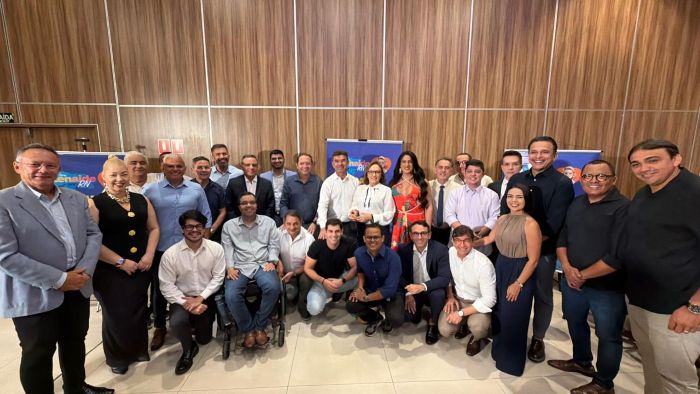 Leia mais sobre o artigo Zenaide recebe o apoio de 20 vereadores de Natal e consolida base e liderança na capital