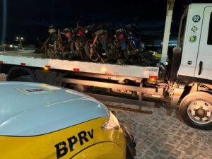 Leia mais sobre o artigo Batalhão Rodoviário/CPRE autua doze pelo não uso do capacete e prende condutores por embriaguez ao volante