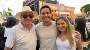 Leia mais sobre o artigo Rafael Motta participa da procissão de São João Batista em Assú ao lado de Ivan Júnior e Dra. Vanessa