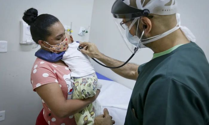 Leia mais sobre o artigo InfoGripe alerta para manutenção da alta de casos de SRAG no país