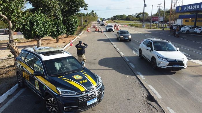 Leia mais sobre o artigo Operação Corpus Christi: PRF registra redução de 50% nas mortes em rodovias federais do RN