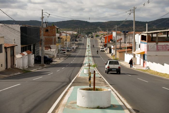 Leia mais sobre o artigo Governo do RN entrega estradas restauradas no Seridó e Vale do Açu e amplia recuperação da malha viária