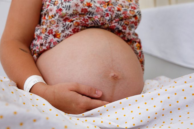 Leia mais sobre o artigo Bolsa Família reduz atraso escolar de mães adolescentes
