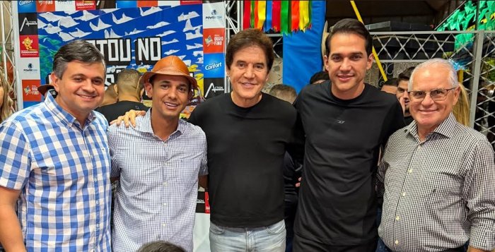 Leia mais sobre o artigo Prefeito de Taipu prestigia São João de Monte Alegre ao lado de Allyson, Robinson e Kleber