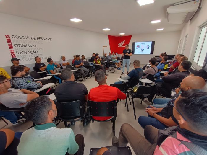Leia mais sobre o artigo Detran/RN realiza capacitação de motociclistas por aplicativo com foco na segurança viária