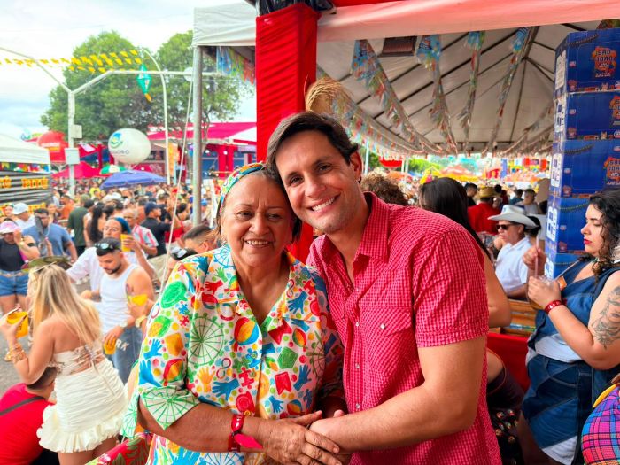 Leia mais sobre o artigo Pré-candidato ao Senado que mais cresce, Rafael Motta é recebido com entusiasmo durante o Pingo da Mei Dia