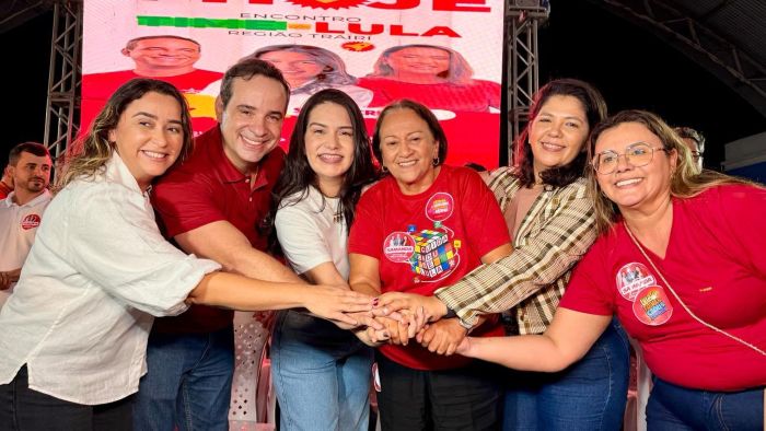 No momento, você está visualizando Cadu de Lula recebe o apoio de Aninha em Santa Cruz e ganha o reforço de uma gestão com 80% de aprovação