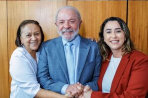 Leia mais sobre o artigo [PESQUISA SETA] Samanda aumenta protagonismo, dispara pro Senado e assume 3º lugar na disputa