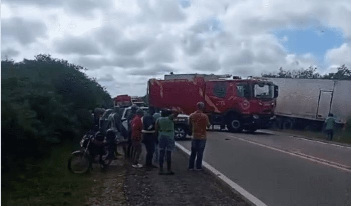 Leia mais sobre o artigo Grave acidente na BR 406 em João Câmara com uma vítima fatal