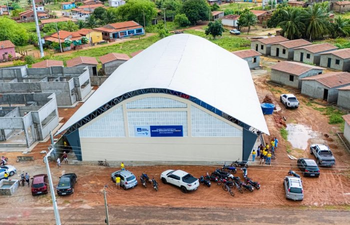 Leia mais sobre o artigo Governo de Pedra Grande entrega Ginásio Poliesportivo de Enxu Queimado e fortalece o esporte no município