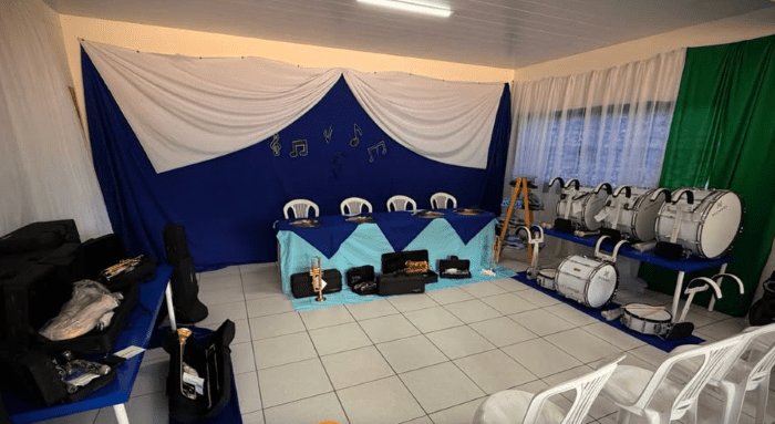 No momento, você está visualizando Banda de Música de Poço Branco recebe novo fardamento e novos instrumentos