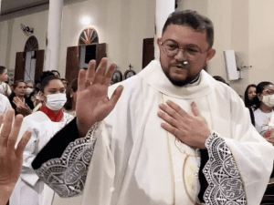 Leia mais sobre o artigo Arcebispo nomeia Pe. Fábio Pinheiro como novo assistente eclesiástico do Movimento Eclesial da Renovação Carismática Católica (RCC), na Arquidiocese de Natal
