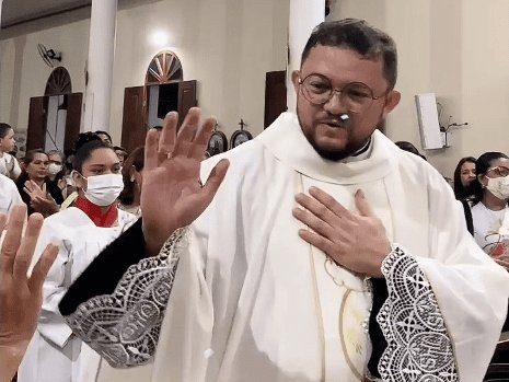 No momento, voc&ecirc; est&aacute; visualizando Arcebispo nomeia Pe. F&aacute;bio Pinheiro como novo assistente eclesi&aacute;stico do Movimento Eclesial da Renova&ccedil;&atilde;o Carism&aacute;tica Cat&oacute;lica (RCC), na Arquidiocese de Natal