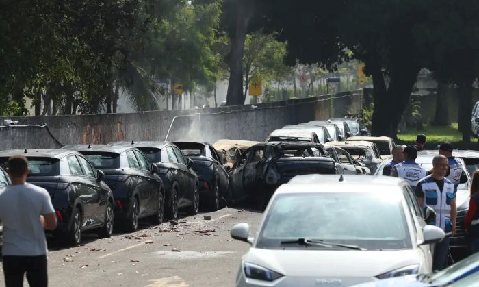 Leia mais sobre o artigo Dois helicópteros se chocam e deixam seis mortos no Rio
