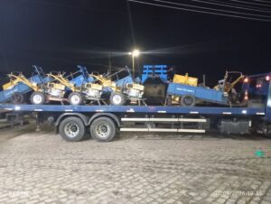 Leia mais sobre o artigo Touros: COOPAMFAT recebe microtratores e caminhão-baú refrigerado para fortalecer a agricultura familiar