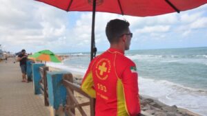 Leia mais sobre o artigo Corpo de Bombeiros orienta população sobre riscos de queda de árvores durante chuvas no RN