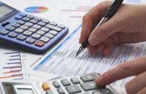 Leia mais sobre o artigo Inadimplência das empresas segue em nível recorde e dívidas alcançam R$ 229,9 bilhões