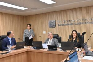 Leia mais sobre o artigo Comissão de Administração da Assembleia Legislativa aprova projetos sobre bombeiros, assistência e meia-passagem