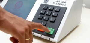 Leia mais sobre o artigo Eleições 2026: Prazo para solicitar voto em trânsito começa na próxima segunda-feira (20)