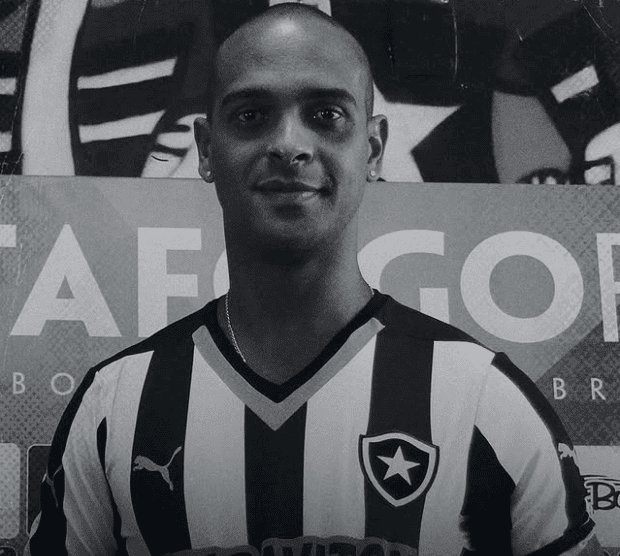 No momento, você está visualizando Ex-jogador do Botafogo e amigo morreram em queda de muro durante vendaval no Rio