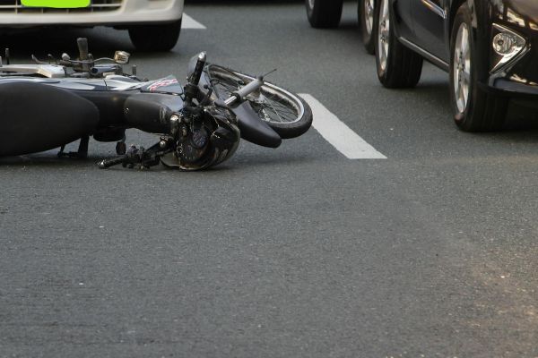 Leia mais sobre o artigo Motociclista será indenizado em R$ 20 mil após perder dedo do pé em acidente grave
