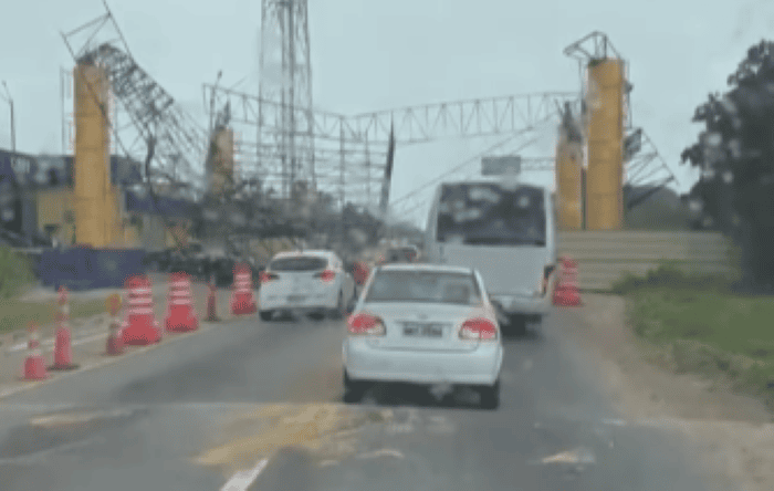 Leia mais sobre o artigo Cobertura da PRF cede em São José de Mipibu e atinge três veículos