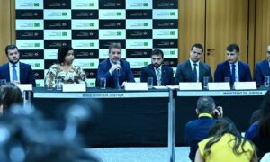 Leia mais sobre o artigo Operação Lívia combate rede que induzia jovens a suicídio na internet