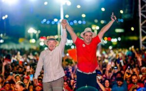 Leia mais sobre o artigo “Quem votar em mim, vote no companheiro Cadu para governador”, disse Lula para mais de 20 mil pessoas em Natal