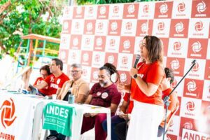 Leia mais sobre o artigo Samanda reafirma defesa da Uern e recebe carta-compromisso da Aduern em Mossoró