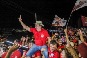 Leia mais sobre o artigo Segunda caravana do Time que Cuida leva Cadu de Lula aos braços do povo no Alto Oeste