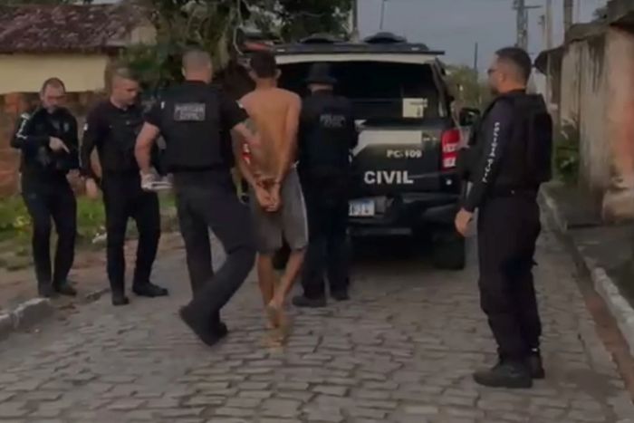 Leia mais sobre o artigo Operação prende 14 investigados por roubos de veículos e extorsões na Grande Natal