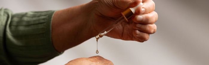 Leia mais sobre o artigo Especial UFRN – Composto natural potencializa ação de antibióticos e abre caminho para novos tratamentos